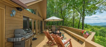 Majestic mountain view, Luxury Home, Total seclusion-Privacy, Hot Tub, Fireplace