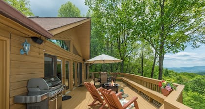 Majestic mountain view, Luxury Home, Total seclusion-Privacy, Hot Tub, Fireplace