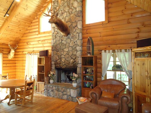 Elk Ridge Ranch ~ Luxury Log Lodge ~ 5 Plus Bedrooms ~ 3 Fire Places