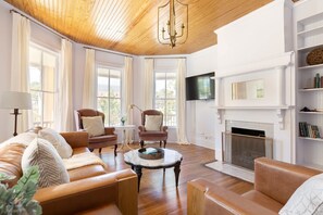 TV, fireplace, Netflix, streaming services