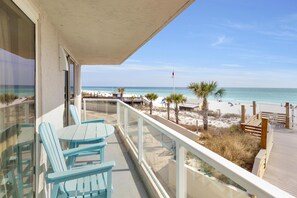 Property grounds - Modern 2nd-Floor Condo w/ Gulf Views & Golf Cart! (Miramar Beach)