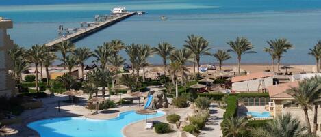 2 piscinas al aire libre