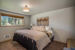 3 chambres, fer et planche à repasser, Wi-Fi gratuit, draps fournis