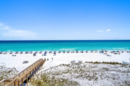 Stunning Oceanfront on Crystal Beach with 2 King beds. Beach service included.