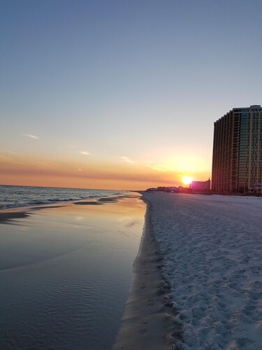 LOFT UNIT ON THE BEACH