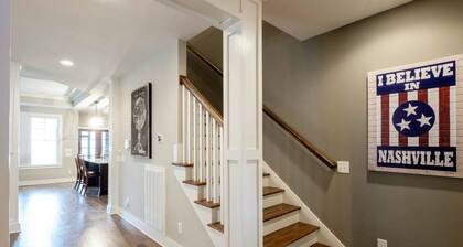 Walk to some of Nashville's best shopping ,dining and parks! Great for families