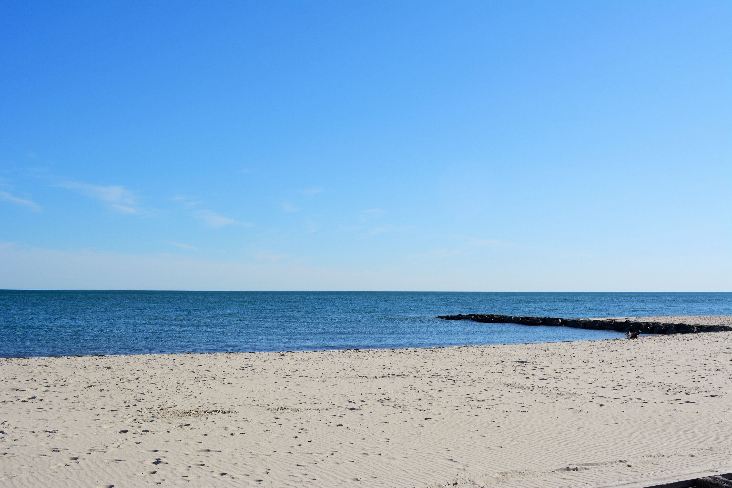 Plage à proximité, chaise longue, serviettes de plage