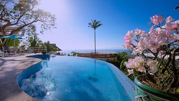 Piscine extérieure, piscine chauffée