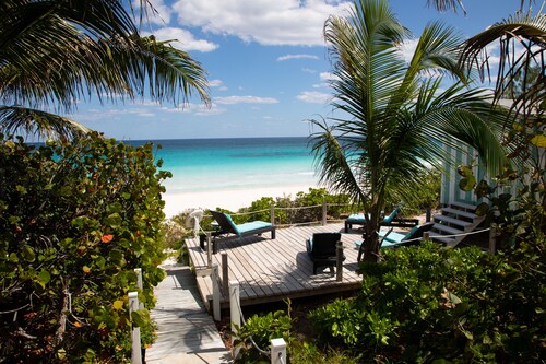 KELLY KREST, BEACH FRONT WITH STUNNING VIEWS OF GORGEOUS PINK SANDS BEACH 