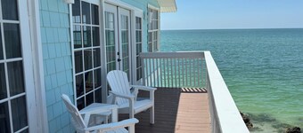 Big on the Beach House  6BR Home + Club Access, Private Dock & Stunning Views