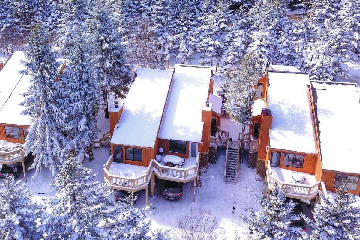 Ski in-Ski out!  16 Wabasso Snowshoe Mountain. 