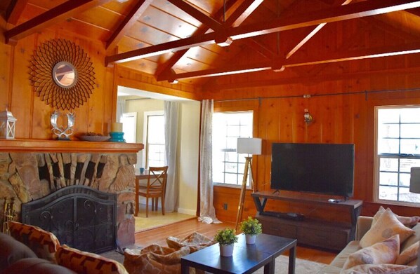 Téléviseur connecté, foyer