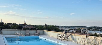 Beautiful Condo - Water View Near City Dock 