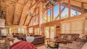 Smart-TV, Kamin, Videospiele, Tischtennisplatte