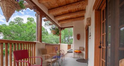 La Posada de Taos 2 BR, 2 Blocks zu Fuß zur Plaza, Authentic Charm & Deck Views