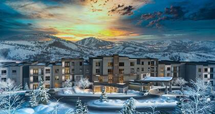 Stunning Luxury Single Level Condo! Brand New! Best Location in Black Rock!