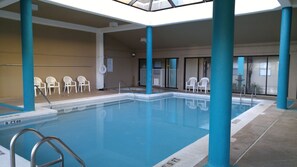 Piscina interna, piscina externa