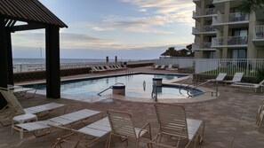 Piscina coperta, piscina all'aperto