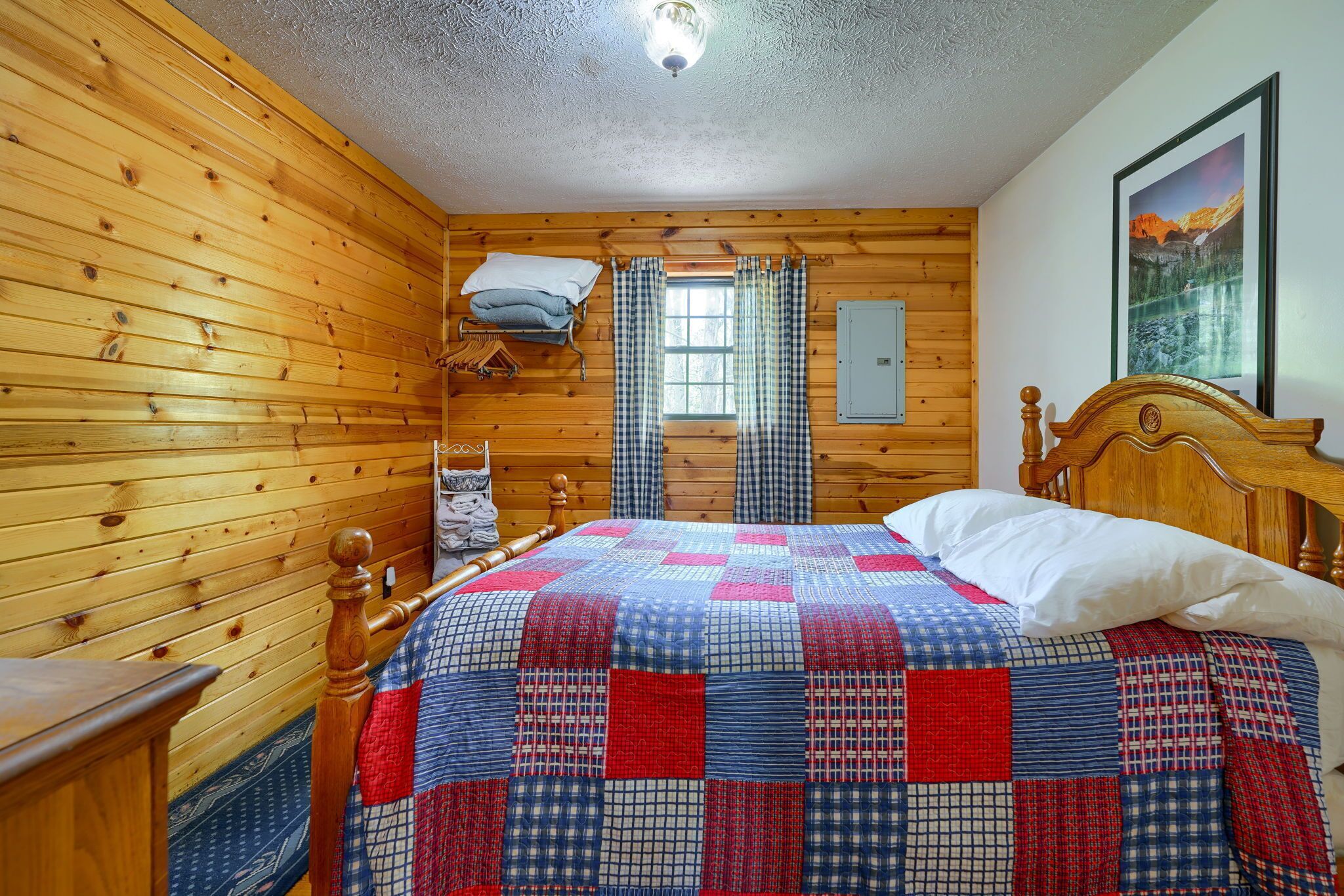 2 bedrooms, WiFi (free), bed sheets