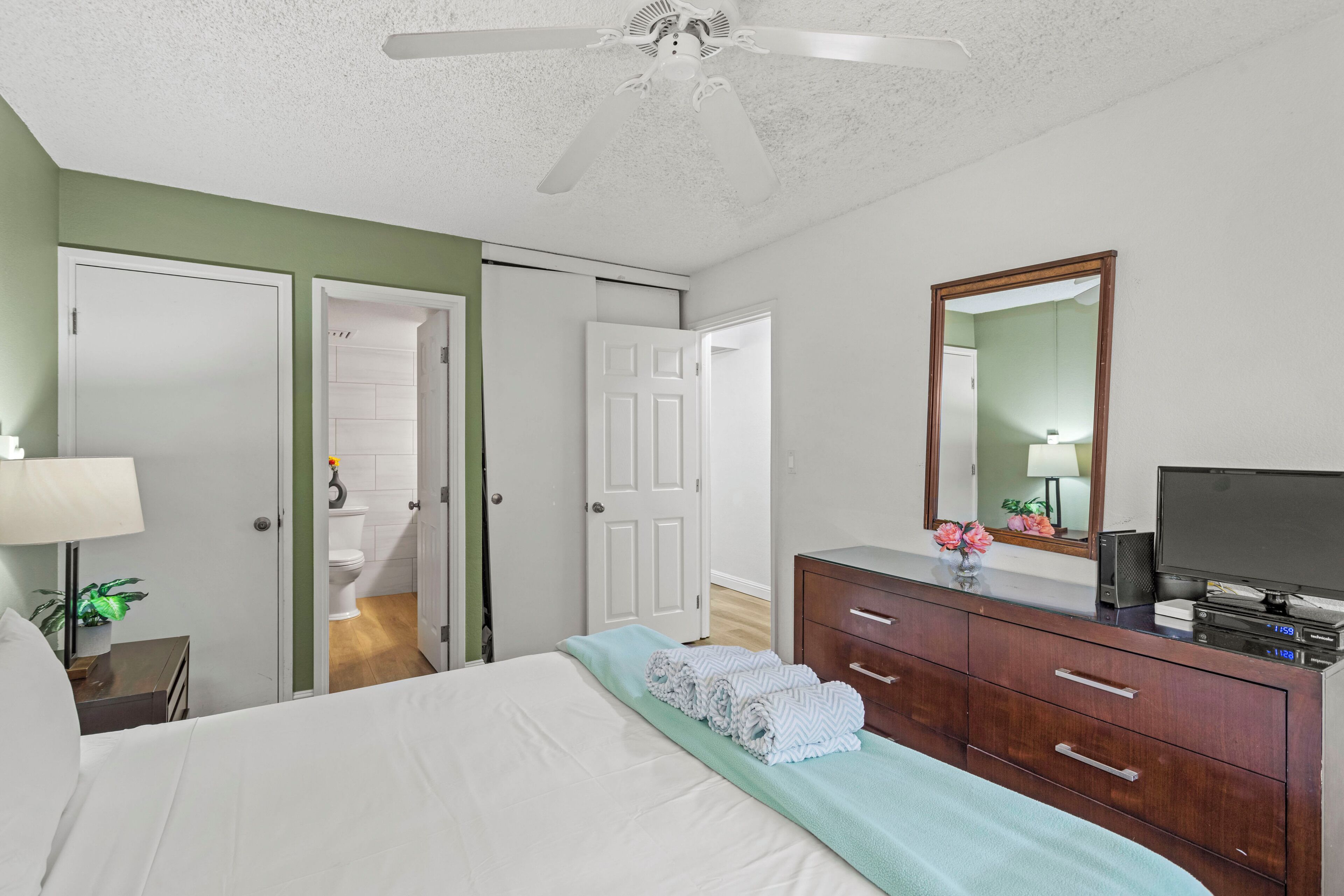 1 bedroom, iron/ironing board, travel crib, WiFi