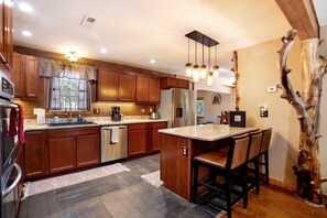 Fridge, microwave, oven, stovetop - Pikes Peak Cabin Above the Clouds - Dog Friendly (Woodland Park)