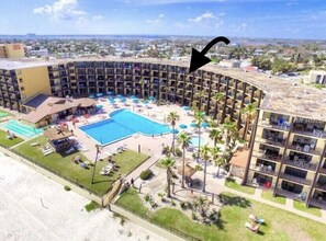 Exterior - Newly Renovated Oceanfront 1BR - Top Floor Center with Amazing Views. (Daytona Beach Shores)