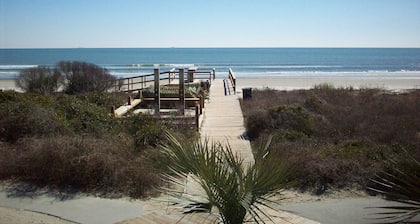 Lovely Wild Dunes home with golf cart and pool access - one block to the beach