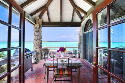 Rockspray: One of a kind two bed, two bath villa!