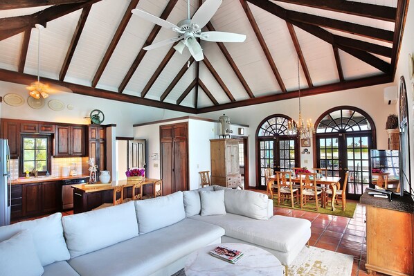 Älytelevisio, kirjoja, stereot