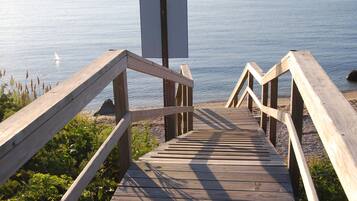 Plage, chaises longues