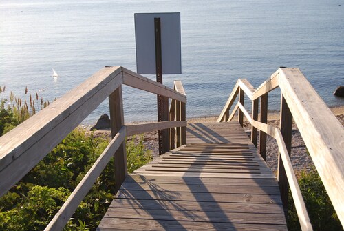 Waterfront Condo C204 im Cliffside Resort mit herrlichem Blick auf Wasser und Sonnenuntergang