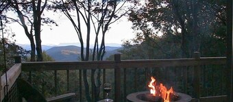 Million-Dollar Views, spectacular! Sugar Mountain Cabin 3 Bedrms 3 bath sleeps 7