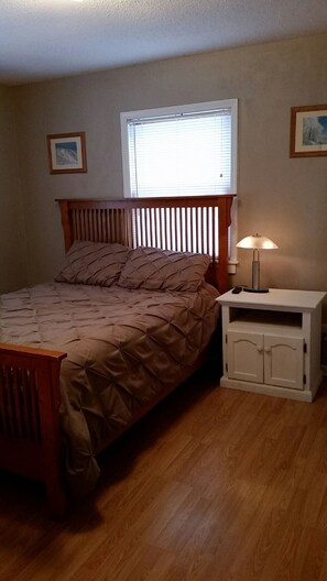 3 bedrooms, desk, iron/ironing board, free WiFi