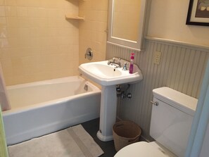 Towels - Wonderful VT Get Away, Great Family Fun, WiFi, and Air Conditioning. (Hardwick)