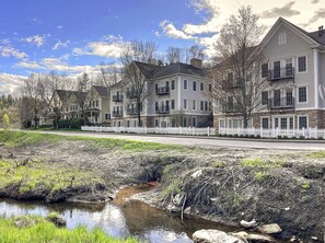 Exterior - Village Townhouse- walk to restaurants and recreation (Stowe)