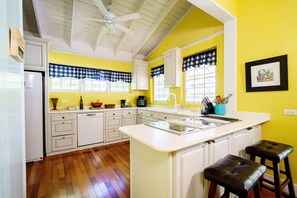 Fridge, microwave, oven, stovetop - LARGE POOL/JACUZZI-Spacious Historic Hacienda, near BEACHES, Bio Bay, & tours (URB EL BATEY)