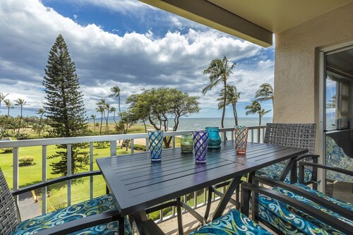 Beautiful, Extensively Upgraded Oceanfront Condo In Kihei