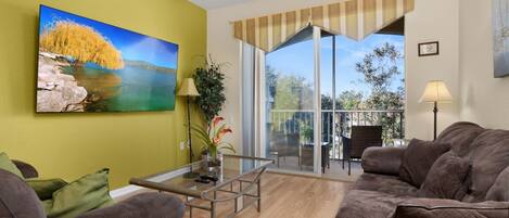 Smart-TV, Videospiele, DVD-Player, Tischtennisplatte