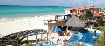 Huge true Beachfront condo, gated resort- full resort activities , 2 balconies