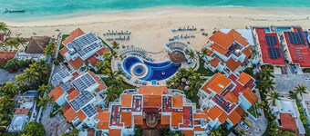 Huge true Beachfront condo, gated resort- full resort activities , 2 balconies