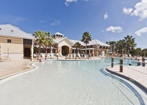 Piscine extérieure, piscine chauffée