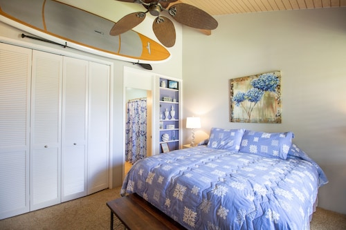 Luxury townhouse on Turtle Bay golf course near the ocean