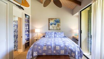 2 bedrooms, desk, iron/ironing board, travel crib