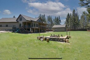 Terrace/patio - Riverfront Property! Hot Tub! Bring the dogs!! (Bend)