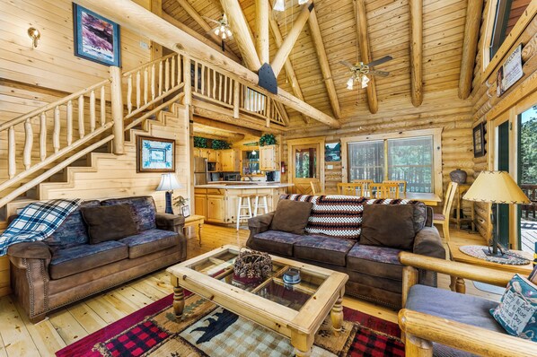 Smart TV, chimenea, videojuegos y reproductor de DVD 