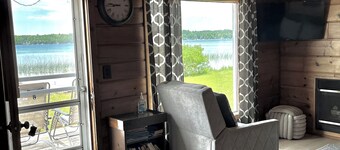 Sleeping Bear Dunes Pet Friendly Cottage on the Lake 