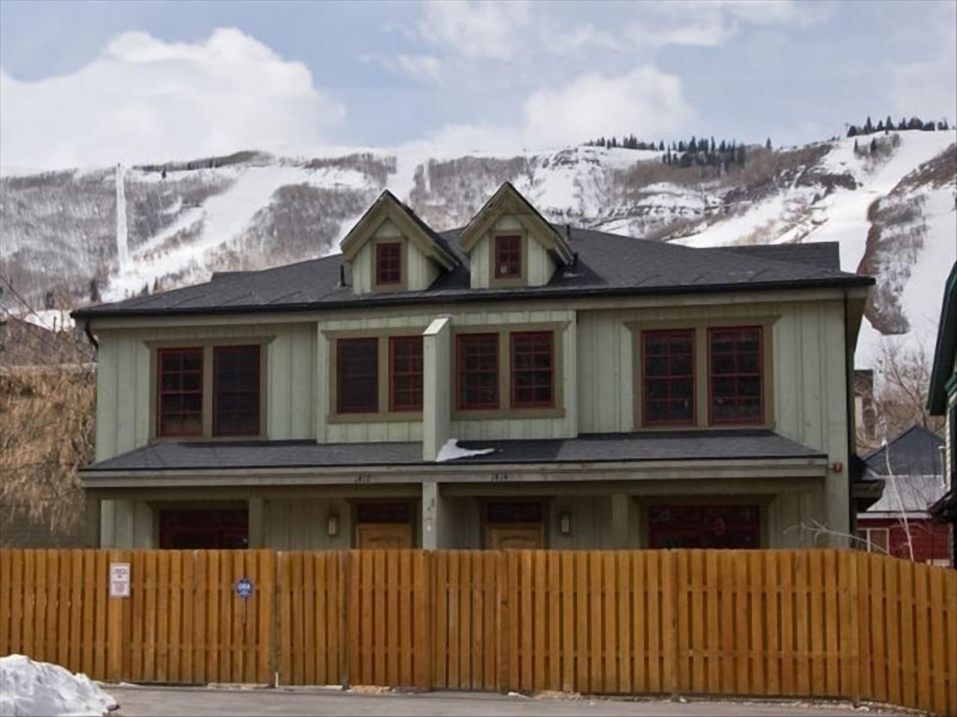 Luxury Home 2 Blocks from PCMR; Walking Distance to Main St.