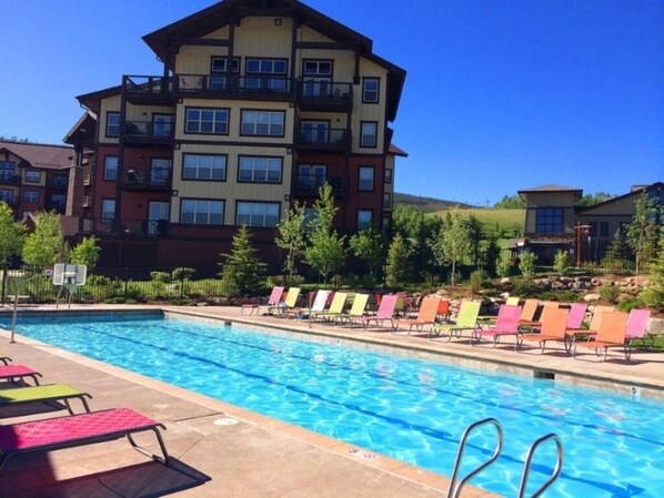 Outdoor pool, a heated pool