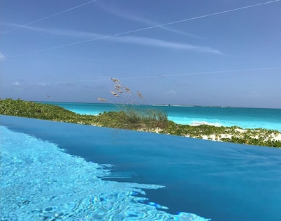 Saltwater Sunrise at Exuma Beach Georgetown Ocean Front Vacation in Paradise