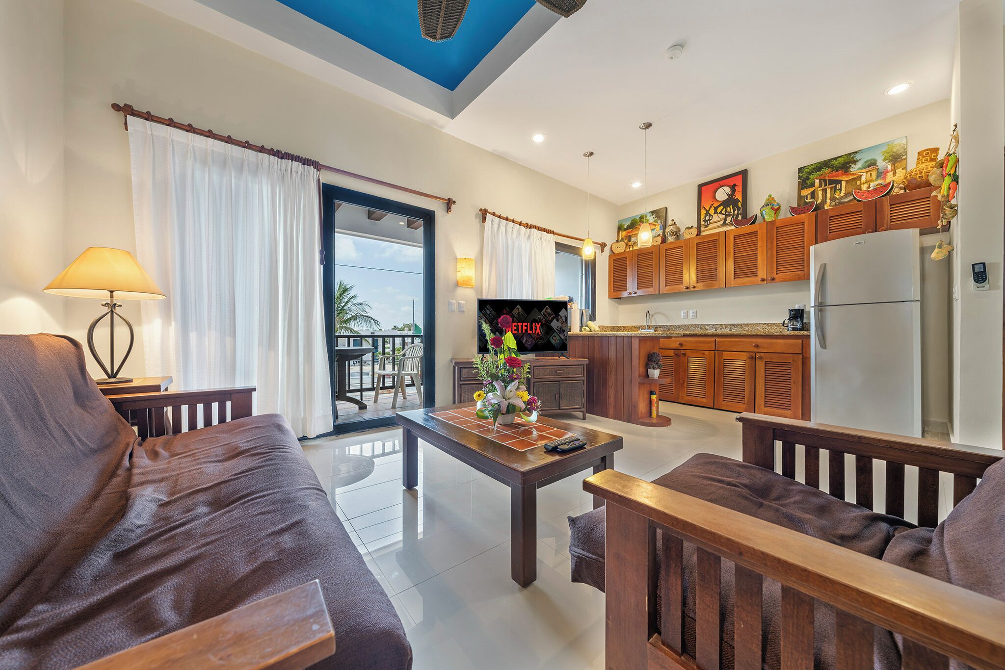 Een smart-tv en een dvd-speler